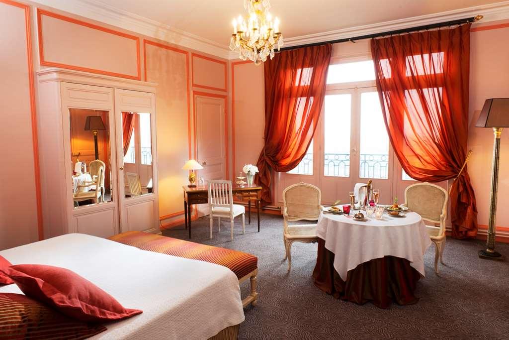 Pavillon Henri IV Hotel Restaurant Gastronomique Terrasse Сен-Жермен-ан-Ле Номер фото